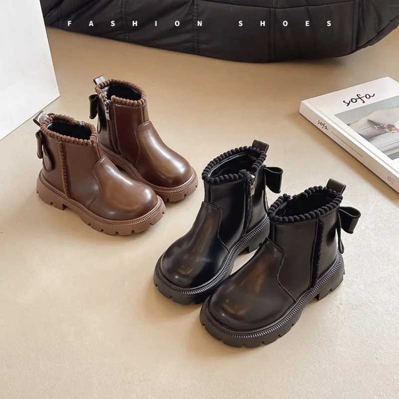 Childrens leather boots for girls fashionable autumn and winter new casual and comfortable short boots warm childrens version non slip cotton boots M2