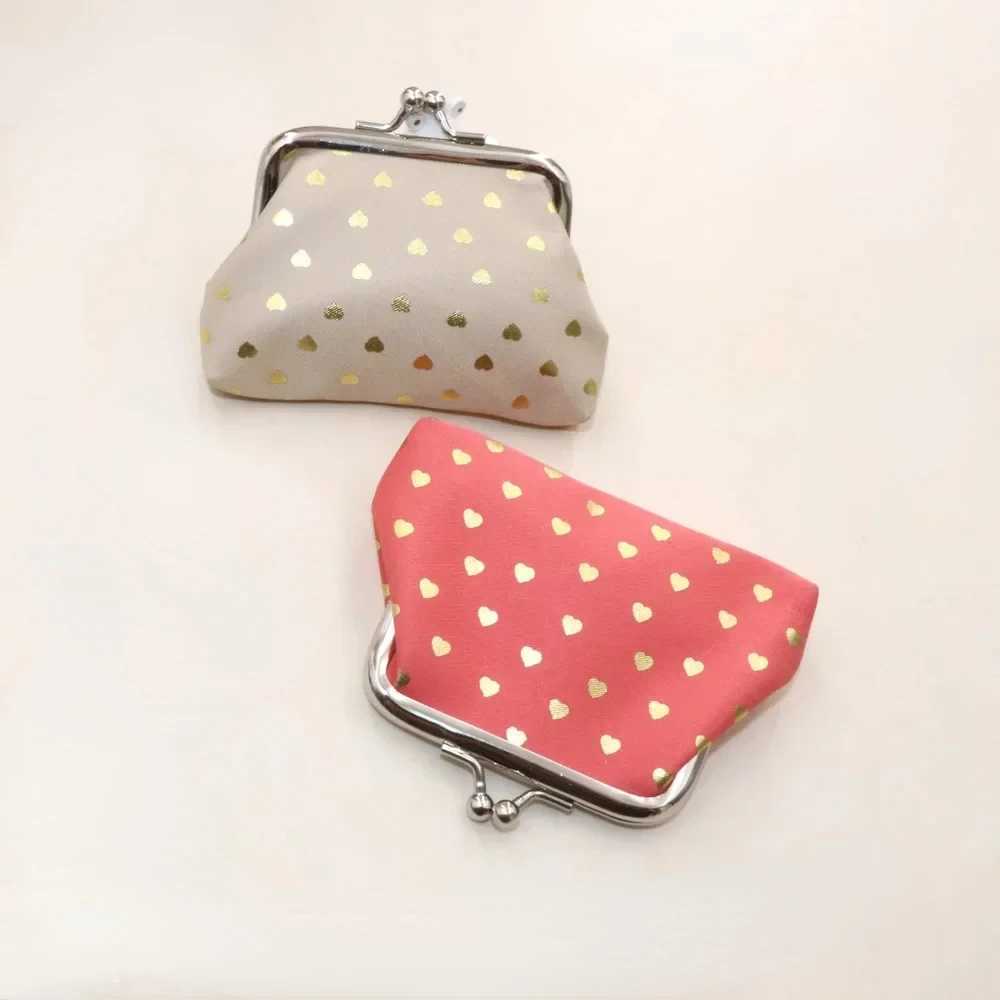 Womens Coin Purse Oil Wax Leather Heart Print Wallet 4 Inch Buckle Mini Wallet Coin Bag Lipstick Storage Bag Ladies Cluh BagXJ241111