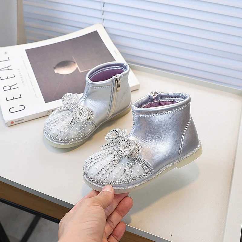 Spring and Autumn Childrens Fashion Princess Ankle Boots Sweet Bow Girls Boots Luxury Rhinestone Childrens Boots New M241102