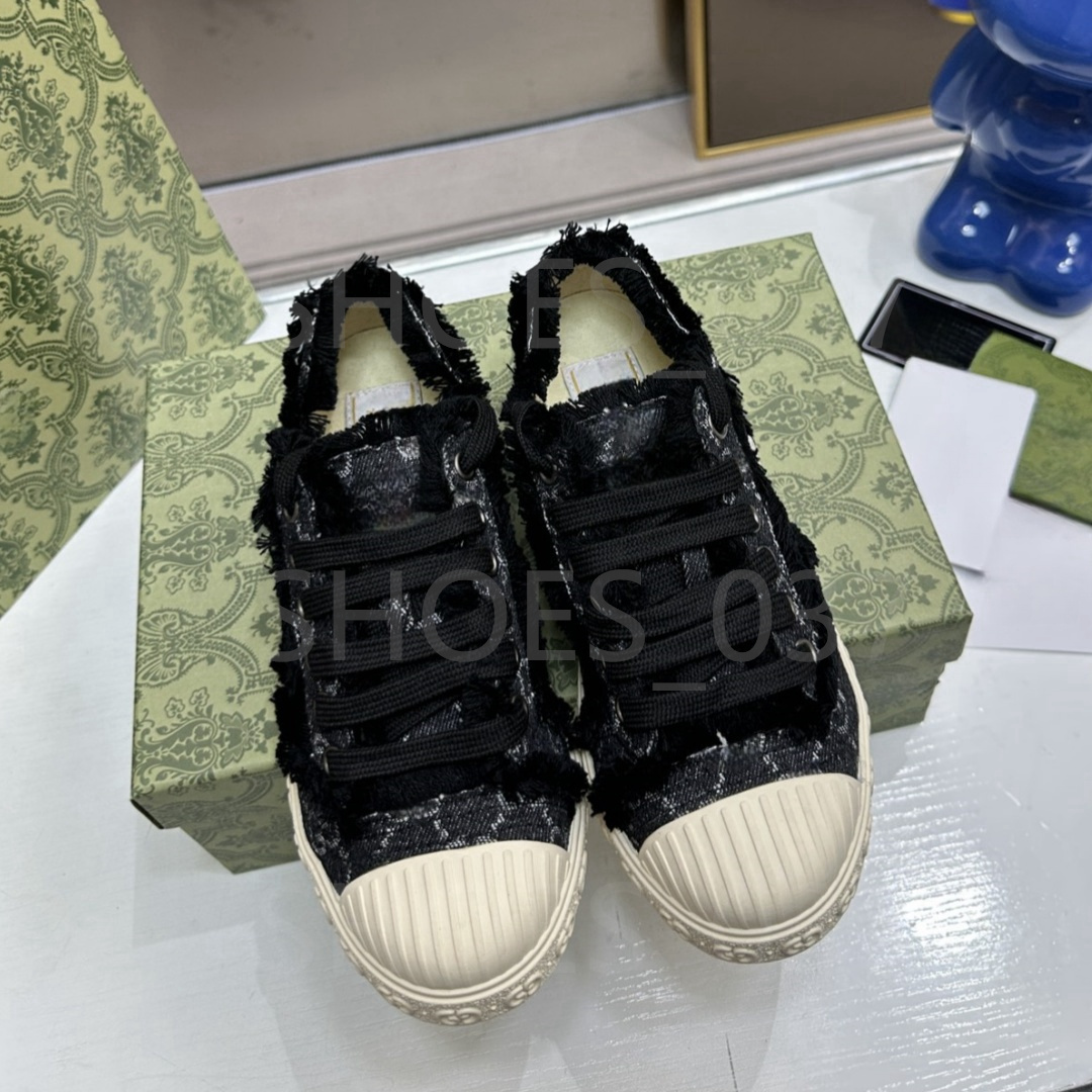 Designer Women Sneakers Chaussures Cuir Cuir Casual Chaussures Sport Trainers Rubber White Track Split Toe Denim Sneaker Womens Chaussures Suede