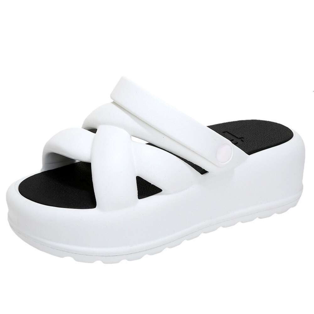 Thick soled slippers, new summer outdoor fashion, beach stepping sensation, sponge cake shoes, and taller women's slippers ddmythur