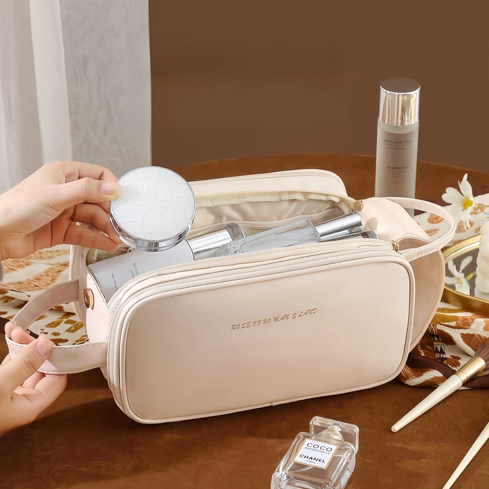 Travel makeup bag with handle PU leather portable large makeup bag suitable for women men toilet makeup tools Sk 241031
