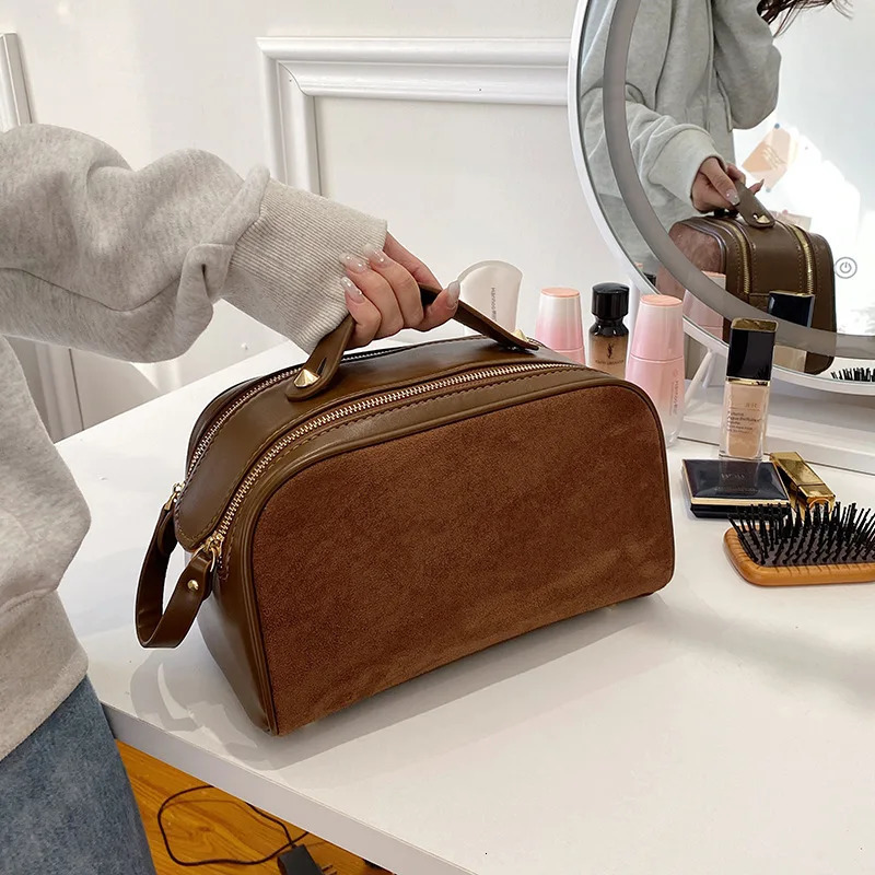 Solid color high beauty makeup bag womens makeup bag large capacity portable travel frosted makeup storage bag 241031