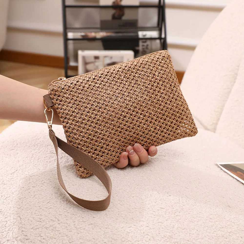 New Str Woven Handbag Women Bohemian Wallet Bags Hollow Out Knit Beach Bag Solid Color Wrist Strap Bags Coin PurseXJ241111