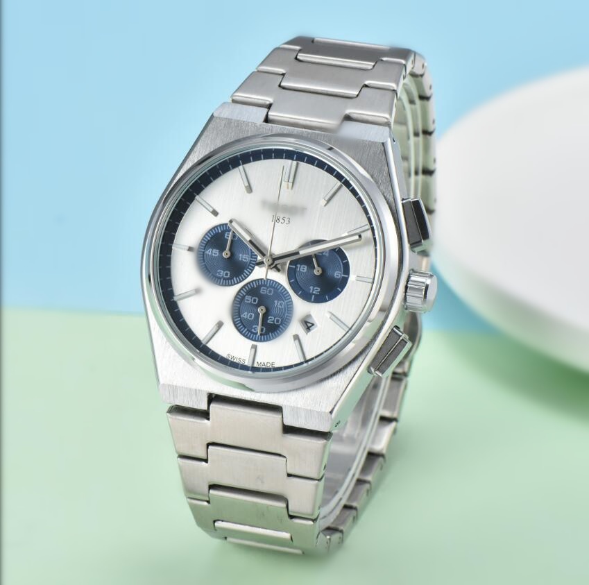 Top Luxury Mens Watch Quartz Endurance Pro Avenger Chronograph Watches Multiple Colors Rubber Men Watches Glass Wristwatches