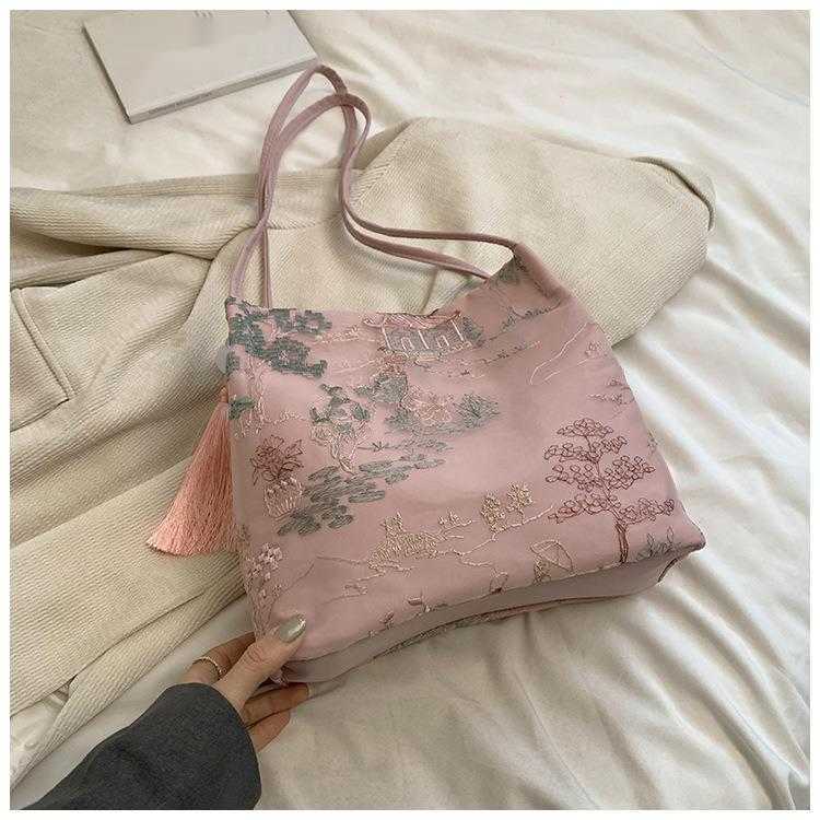 CMM New Chinese and Western Large Capacity Bag for Women New Summer Fashion Embroidered Silk Single Shoulder Tote Bag