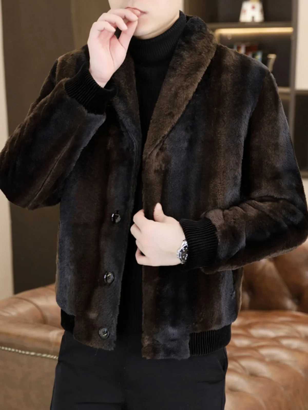 2024 Men Winter Fashion Plus Velvet Faux Fur Coats Male Korean Slim Fit Short Overcoats Mens Imitation Fur Warm Jackets G624XJ241102