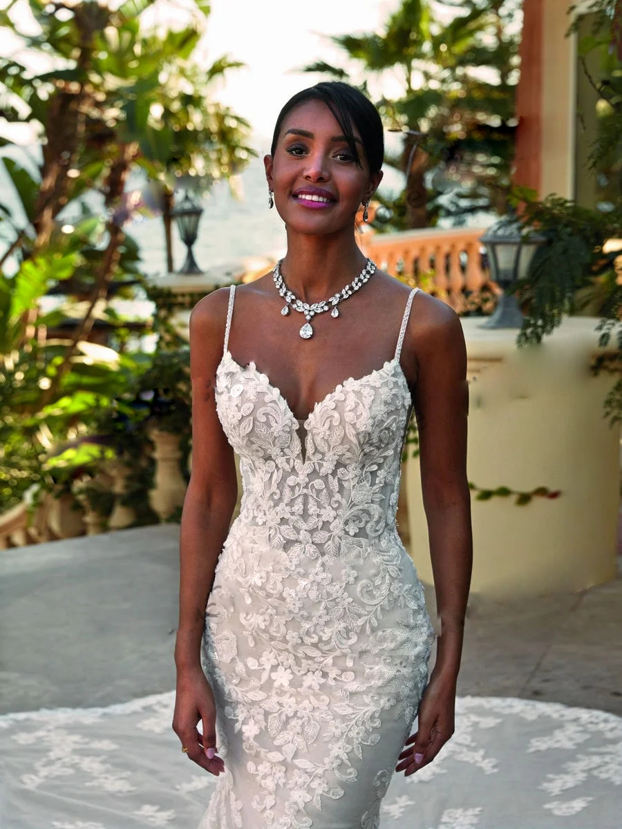 Fabulous Lace Appliques Mermaid Wedding Dresses Spaghetti Strap Court Train Wedding Gown Sleeveless Trumpet Garden vestidos de novia for Bride