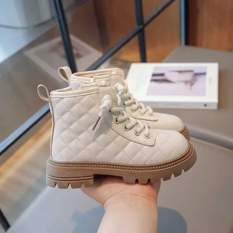 Childrens ankle boots autumn new anti slip outdoor shoes for boys fashionable and casual soft soled single boots for young children M241102