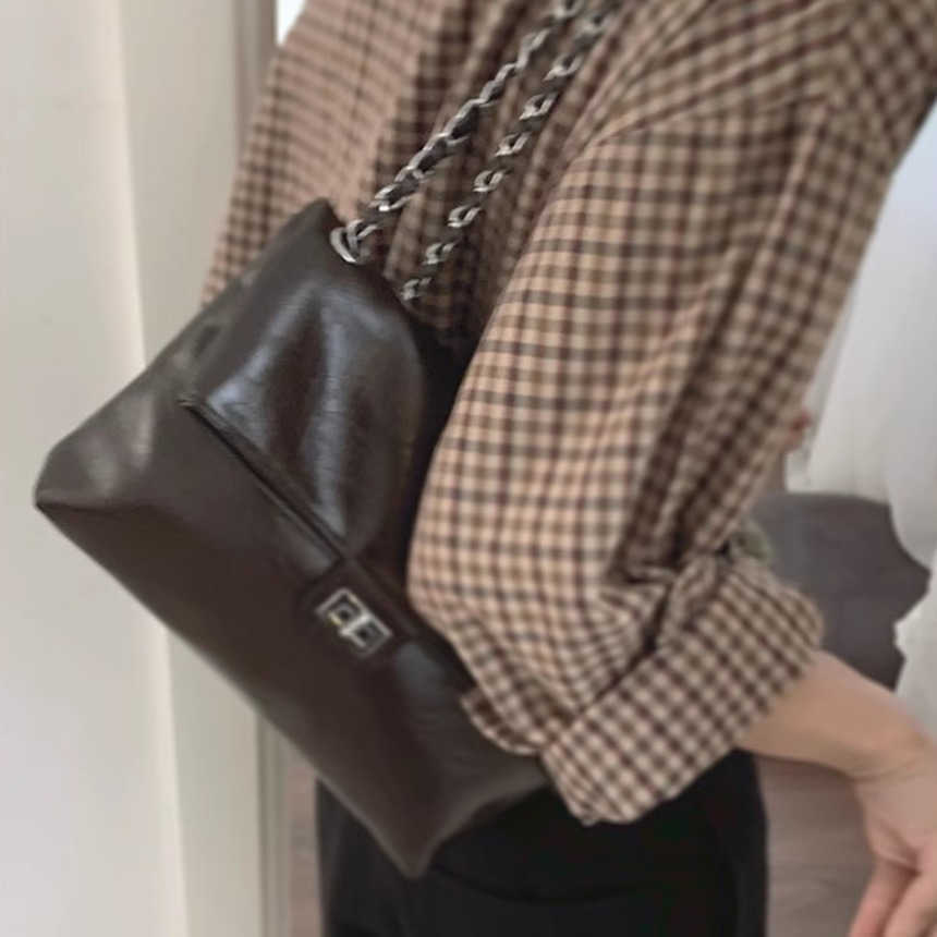 Shoulder Bags Chain Messenger Bag WoMens High Tote Bag Versatile Large Capacity Shopping Bag Single Shoulder Commuter Tote Bag 241015