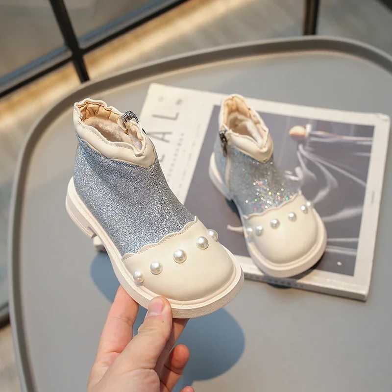 Winter childrens leather shoes Versatile soft rhinestone Chic Sweet Princess Boots cute pearls childrens fashionable casual girls boots M241102
