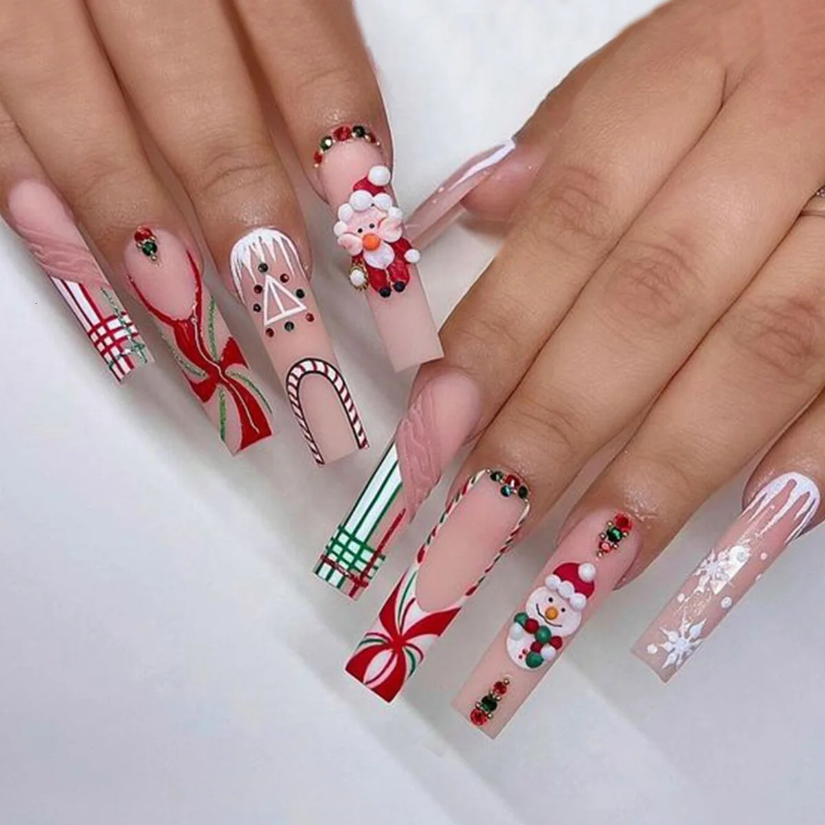 Christmas Theme Medium length Solid Red Nail Art Purple and Elk Fake Nail Sharp Finger Date Acrylic Holiday Fake Nail 241031