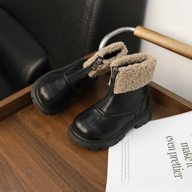 New Girls Childrens Boots Winter Warm Plush Preschool Edition Cotton Boots Fashion Leather Boots Thick Bottom Childrens Ankle Boots Anti slip M241102