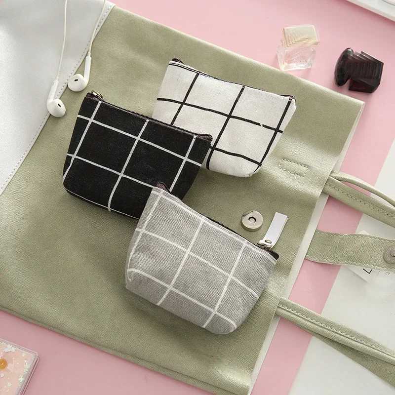 2024 New Women Kids Canvas Coin Purse Floral Plaid Zipper Pouch Small Wallet Children Female Key Card Holder Mini Mey Bag GiftXJ241111