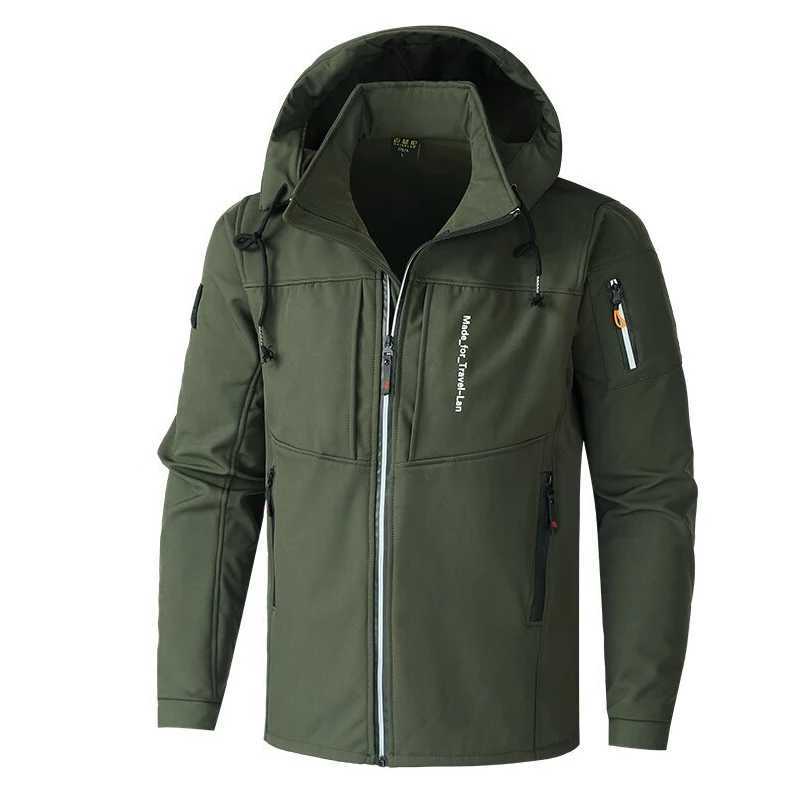 Autumn and winter mens SKI Windbrr jacket fashionable mens Flce warm hiking hooded jacket mens military waterproof jacket clothing W241102