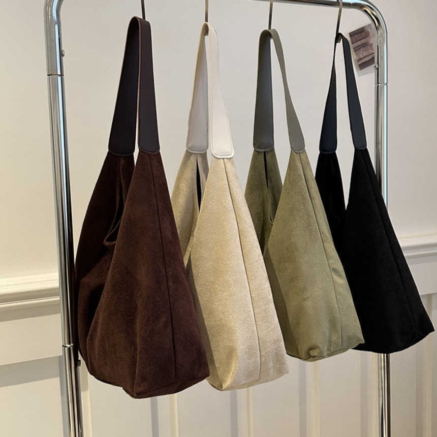 Shoulder Bags Matte Large Capacity Casual Commuter Tote Bag Fashion Personalized Underarm Tote Bag Simple Single Shoulder WoMens Bag 241015