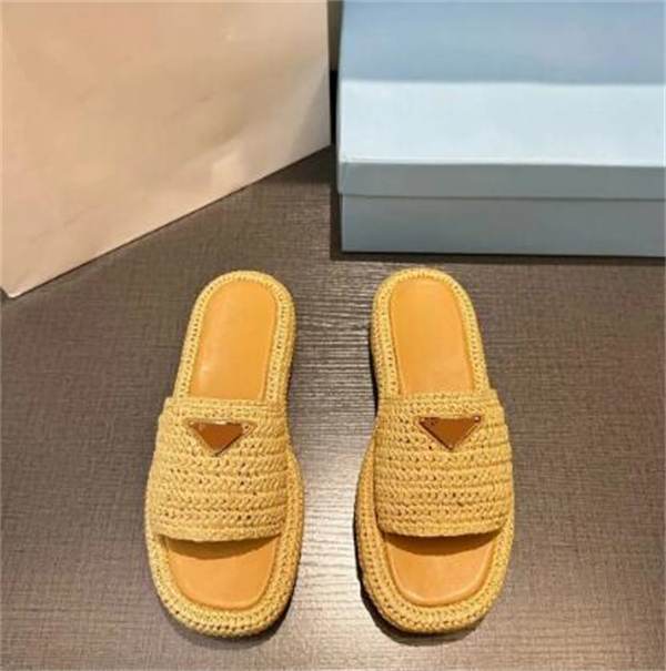 quality Slippers luxury Designer Casual shoe women Sliders fashion sandal Straw weave platform shoes Slide beach pool flat Slipper