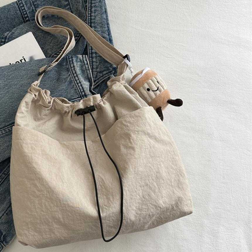 Shoulder Bags Large Capacity Drawstring Bucket Bag For Women Casual Crossbody Bag Street Shoulder Commuting Bag 241015