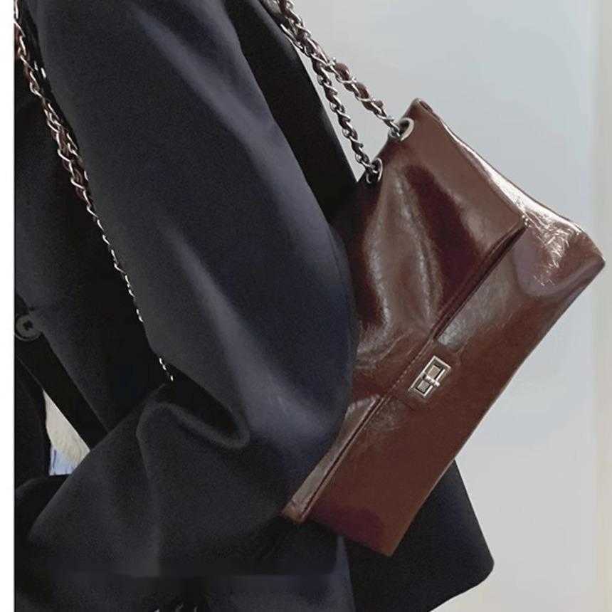 Shoulder Bags Chain Messenger Bag WoMens High Tote Bag Versatile Large Capacity Shopping Bag Single Shoulder Commuter Tote Bag 241015