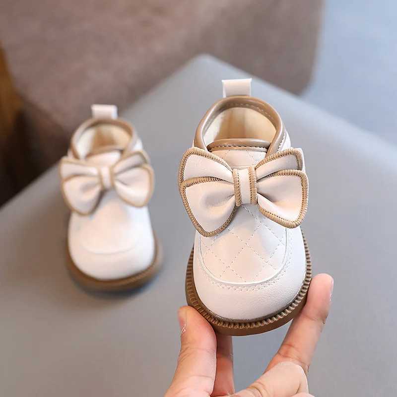 Cute princess girl boots Versatile casual girl shoes Butterfly bow comfortable ankle boots Simple sliding childrens shoes Sweet leather shoes M241102