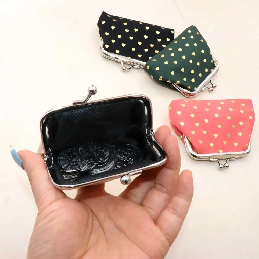 Womens Coin Purse Oil Wax Leather Heart Print Wallet 4 Inch Buckle Mini Wallet Coin Bag Lipstick Storage Bag Ladies Cluh BagXJ241111