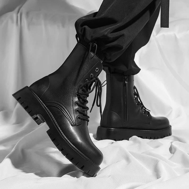Mens round toe boots are comfortable fashionable breathable and suitable for outdoor platforms. Non slip leather boots are recommended for spring and 
