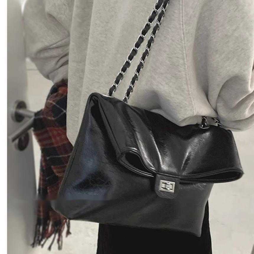 Shoulder Bags Chain Messenger Bag WoMens High Tote Bag Versatile Large Capacity Shopping Bag Single Shoulder Commuter Tote Bag 241015