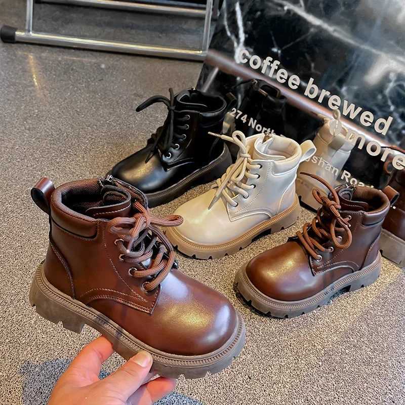 Childrens leather boots Childrens leather boots M241102