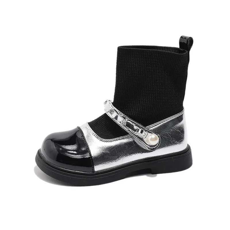 Childrens Girls Boots Classic Edition Princess Shoes Thick Bottom New Childrens Fashion Shoulder Ankle Boots Metal Chain M241102