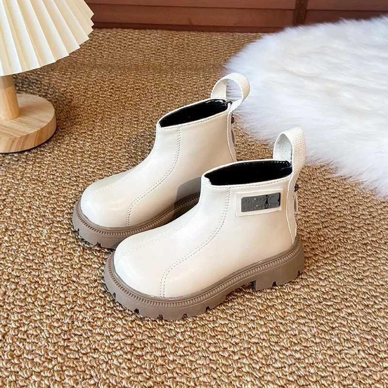 Childrens leather boots with zipper boys and girls short boots non slip new childrens ankle boots metal decoration M241102