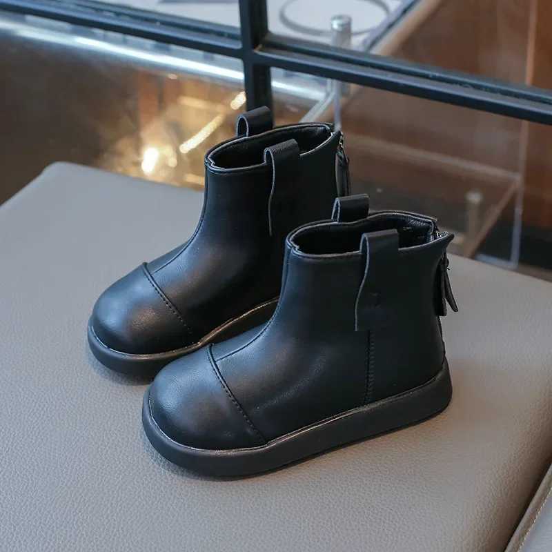 New childrens leather boots with simple splicing work girls short boots fashion version childrens leather boots thick sole ankle boots back zipper M24