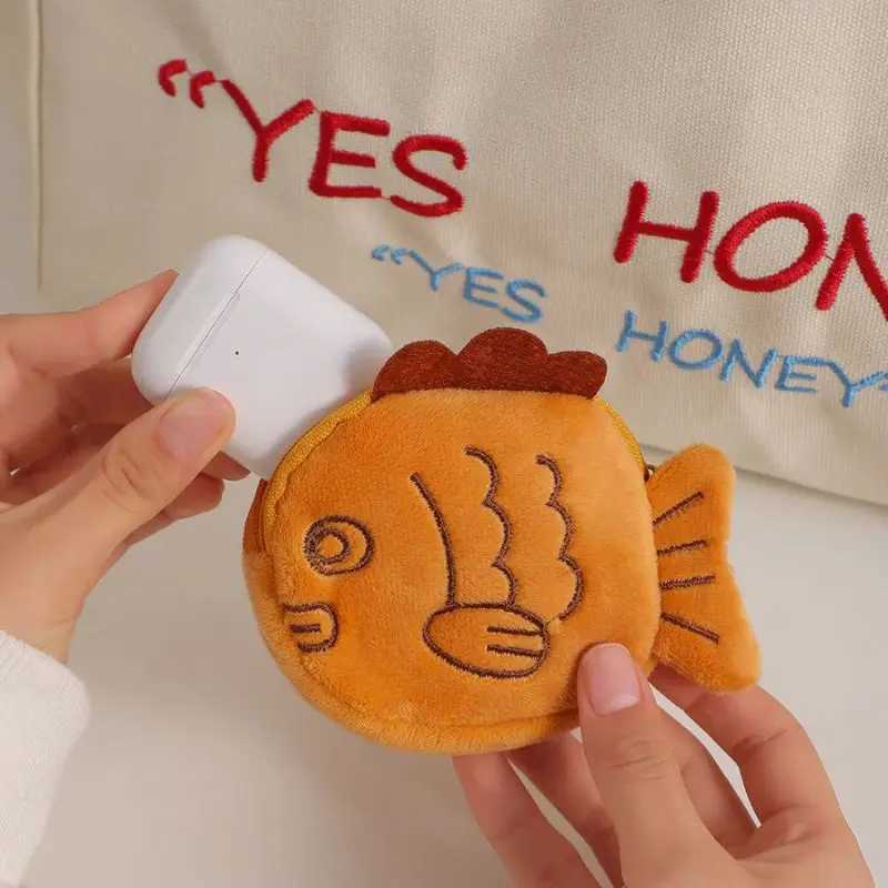 Cute Plush Fish Coin Wallet Women Taiyaki Mey Card Key Earphe Coin Purse For Small Things Pouch Zipper Bag Kid GiftXJ241111