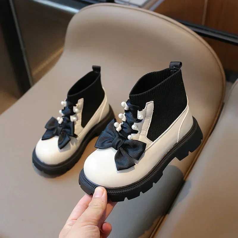 Cute and elegant princess shoes spring and autumn thick soled childrens fashion boots tight corset version M241102