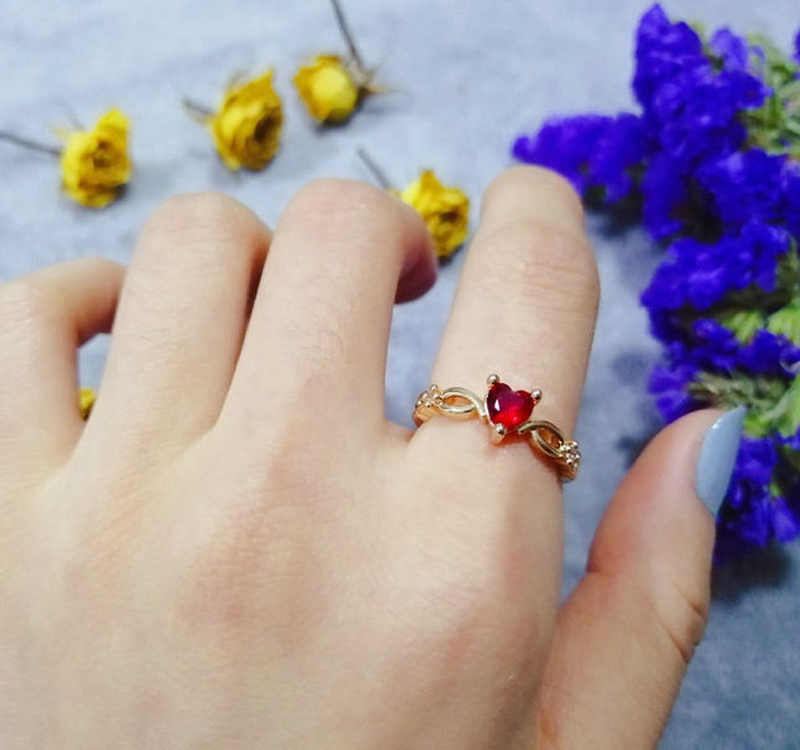 LMNZB Trendy Cute Heart Simulated Ruby Ring Bride Wedding Jewelry for Women Lady Anniversary Gift Jewelry R678