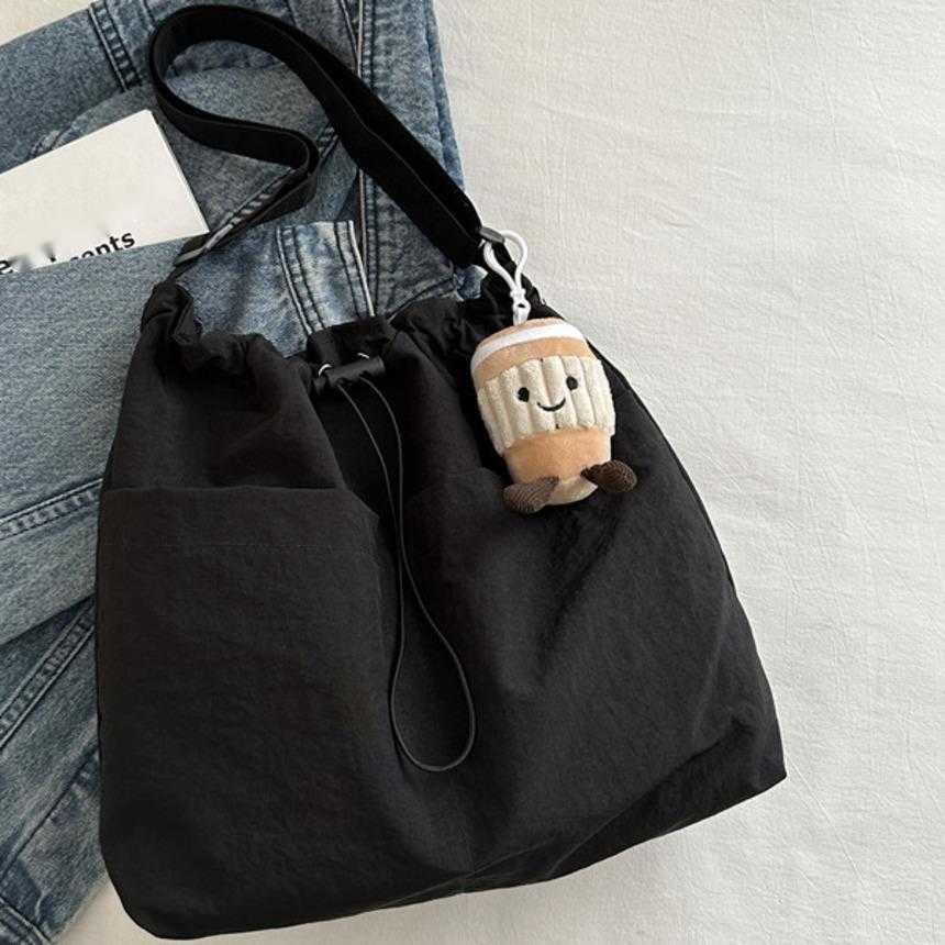 Shoulder Bags Large Capacity Drawstring Bucket Bag For Women Casual Crossbody Bag Street Shoulder Commuting Bag 241015