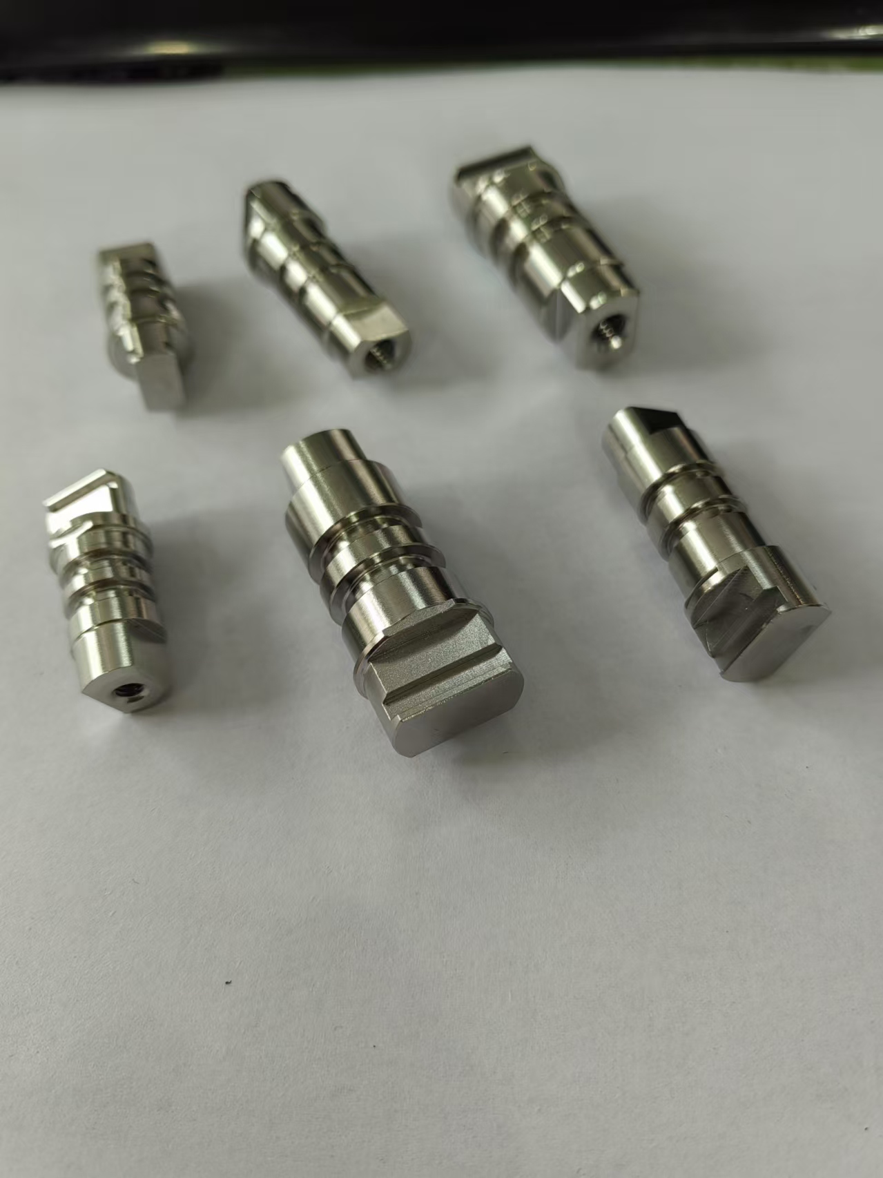 High-Performance Stainless Steel Hydraulic Tube Bender - Secure Inch Coupler Design Ideal for Professional Installation