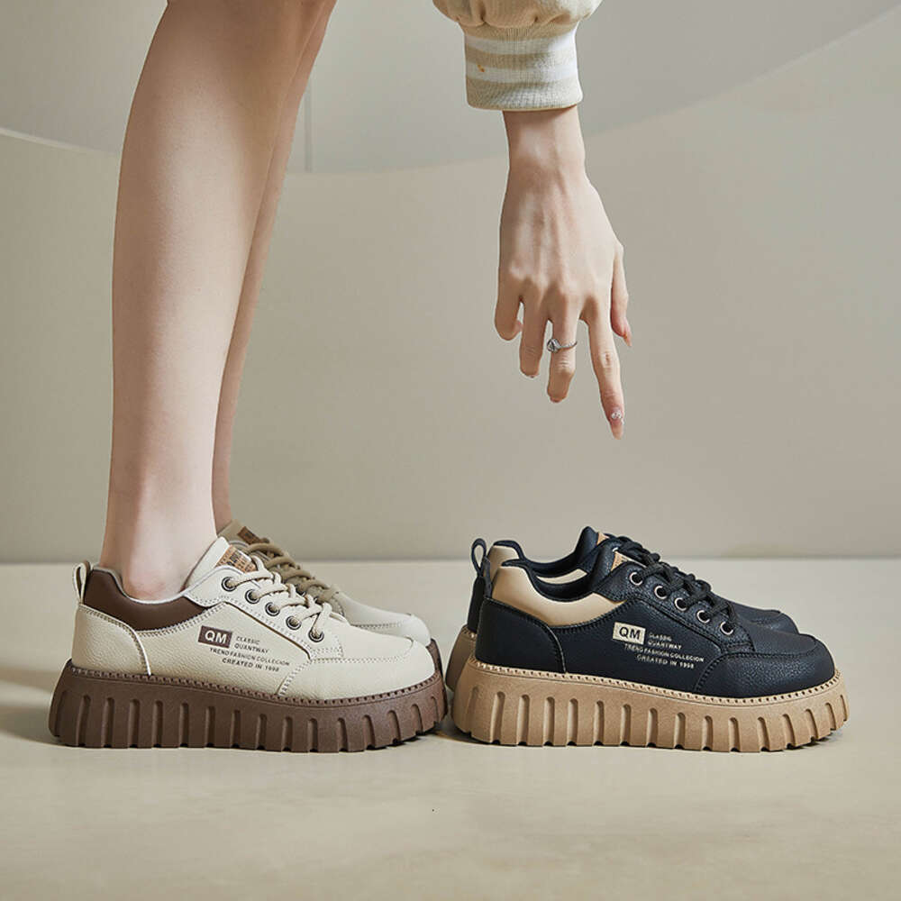 2024 Spring Little White Shoes New Korean Edition Sports Running Female Students Thick Sole Heightening Casual Board Shoes ddmythur