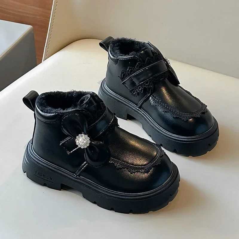 Girls short boots elegant and cute childrens winter boots warm leather boots fashionable princess cotton boots ruffled version for children M241102
