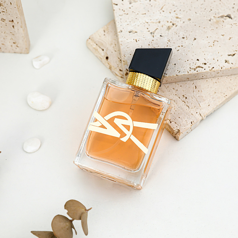 WARMKISS Free Women Fresh Light Fragrance Long lasting Flower and Fruit Fragrance perfume Cross border Live Broadcast Hot Bottle Vietnam