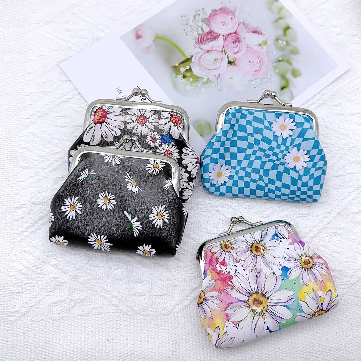 Kiss lock print coin purse Small Daisy design Lightweight change storage bag Coin purse gift bagXJ241111