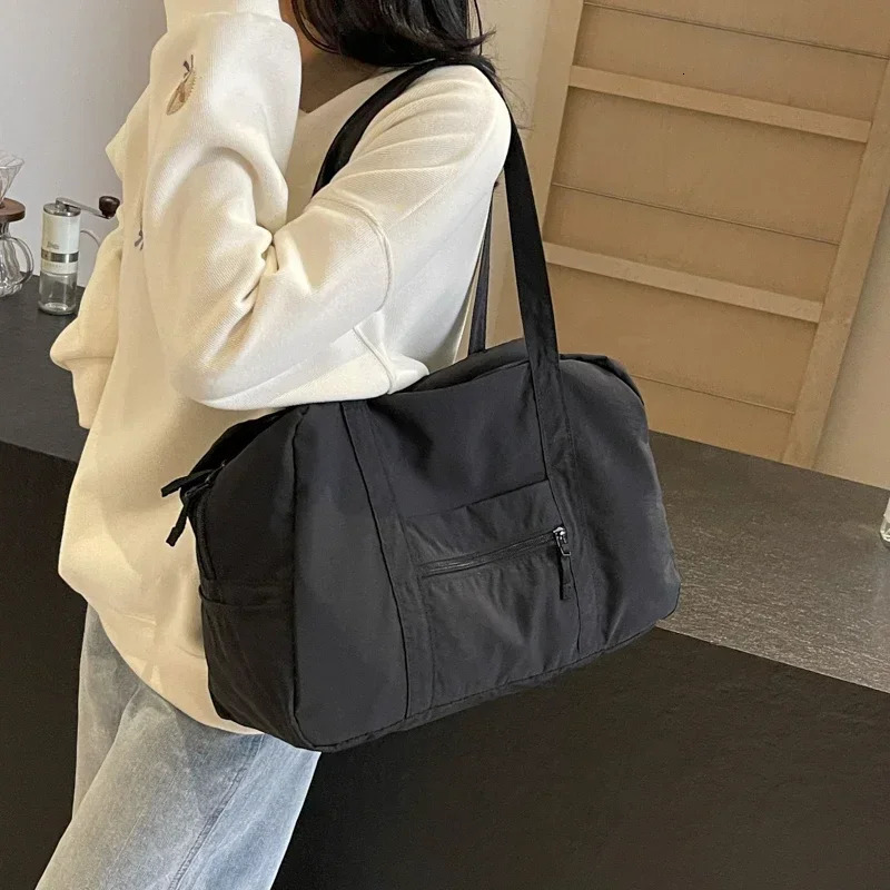 Solid Nylon Large Capacity Youth Shoulder Bags High Quality Casual Versatile Portable Leisure Sport Handbags for Women 241029