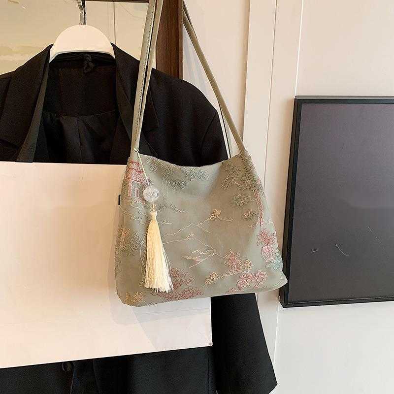 CMM New Chinese and Western Large Capacity Bag for Women New Summer Fashion Embroidered Silk Single Shoulder Tote Bag