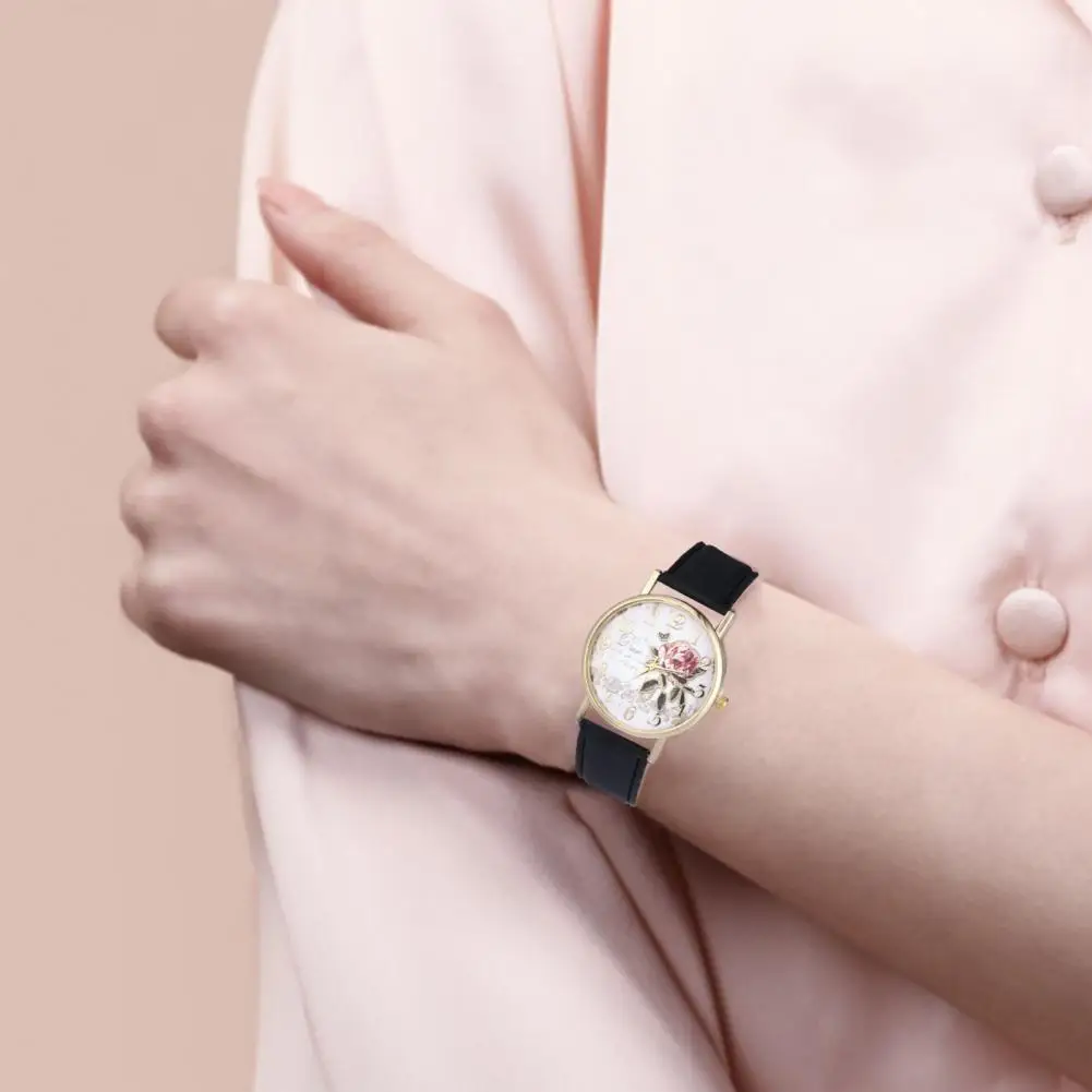 Luxury Brand Woman Watch Stylish Women Rose Pattern Watch Classic Round Dial Faux Leather Strap Quartz Movement Wrist Watch