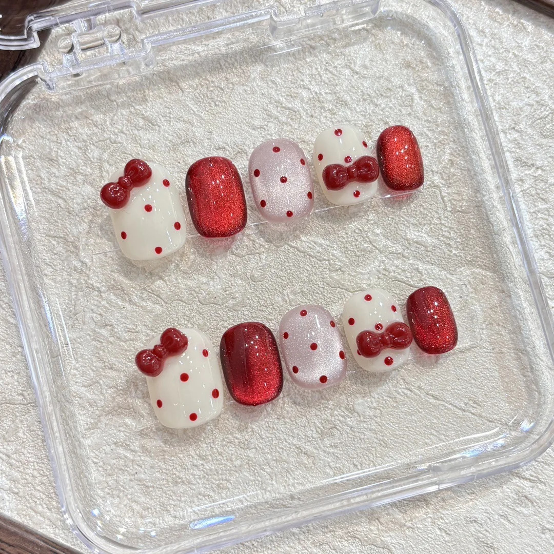 10 handmade short cat eye point red bow detachable Christmas press acrylic nails cute fake nails sweet fake nails 241031