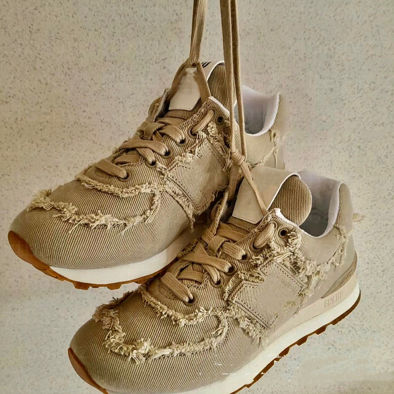 Womens sneakers White canvas casual running sports shoes mens black German training shoes, new thick soled height increasing fashionable sports shoes size 35-40