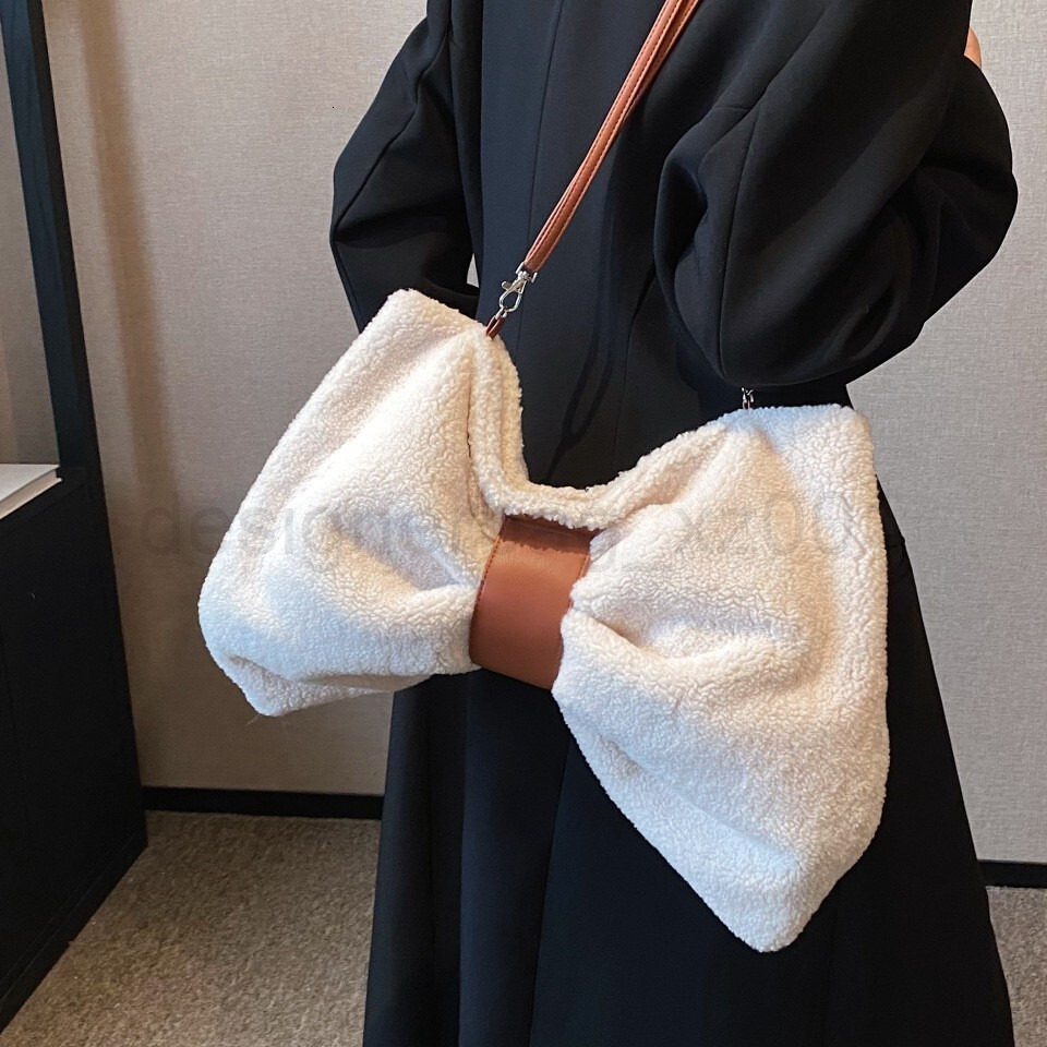 Bag Designer Fashion Classic 10a Top Woman Handbagevening Bags Tianmi Autumnwinter Season New Celebrity Lamb Hair Bow Single Shoulder Diagonal Cross H