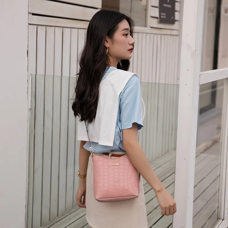 Casual Women Shoulder Bag Mini Crossbody Bucket Handbag Female Messenger Bags for Women Ladies New Crocodile Purse