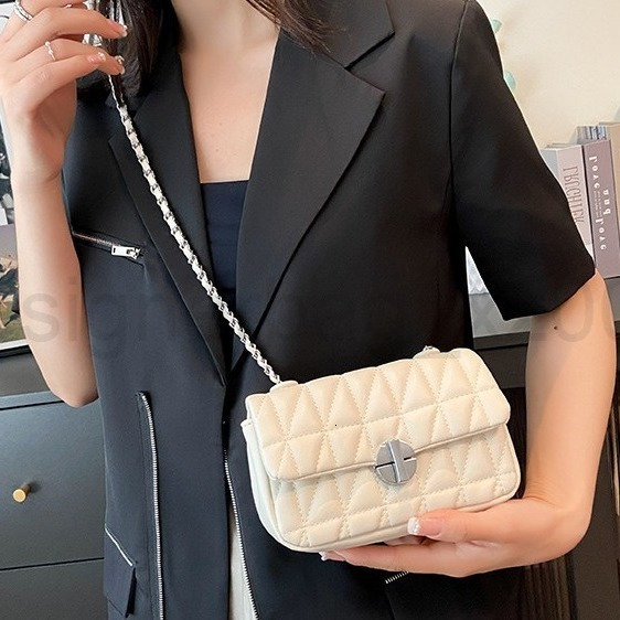 Bag Designer Fashion Classic 10a Top Woman Handbagevening Bags Springsummer New Advanced Texture Small Womens Diamond Grid Chain Single Shoulder Under