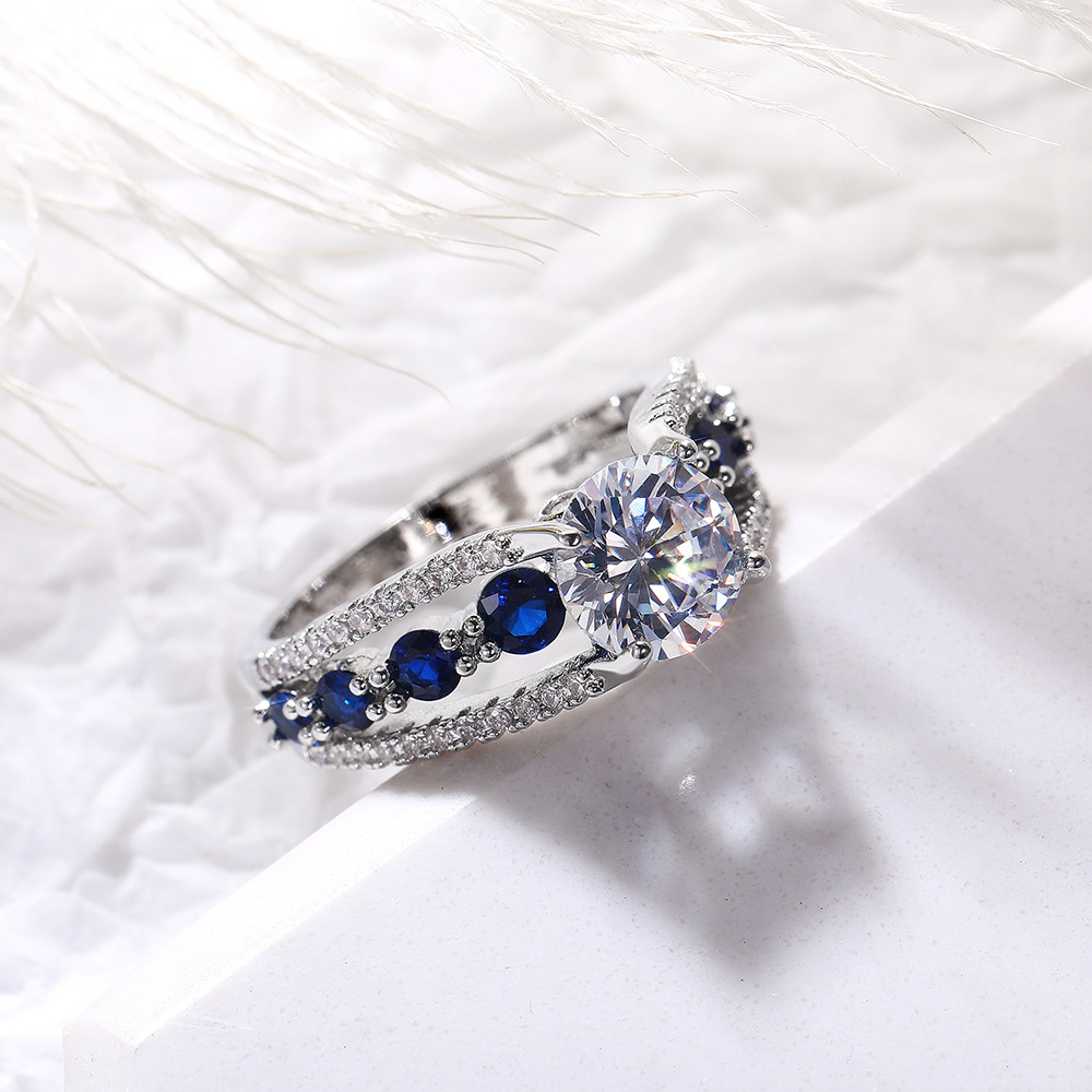 Solitaire Ring Luxury Classic Hollow Royal Blue Diamond Ring Women's Shiny Crystal Ring Fashion Wedding Jewelry Exquisite Gift