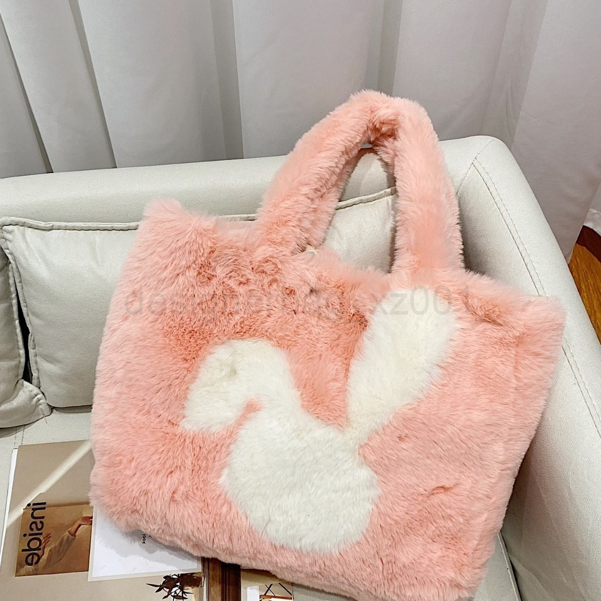 Fashion Classic Bag Designer 10a Top Woman Handbagevening Bags New Hairy with Cute Rabbit Pattern Large Capacity Plush Tote Celebrity Casual Shoulder